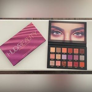 Huda Beauty - Desert Dusk eyeshadow palette